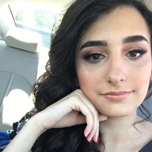 Meet your Posher, Deanna